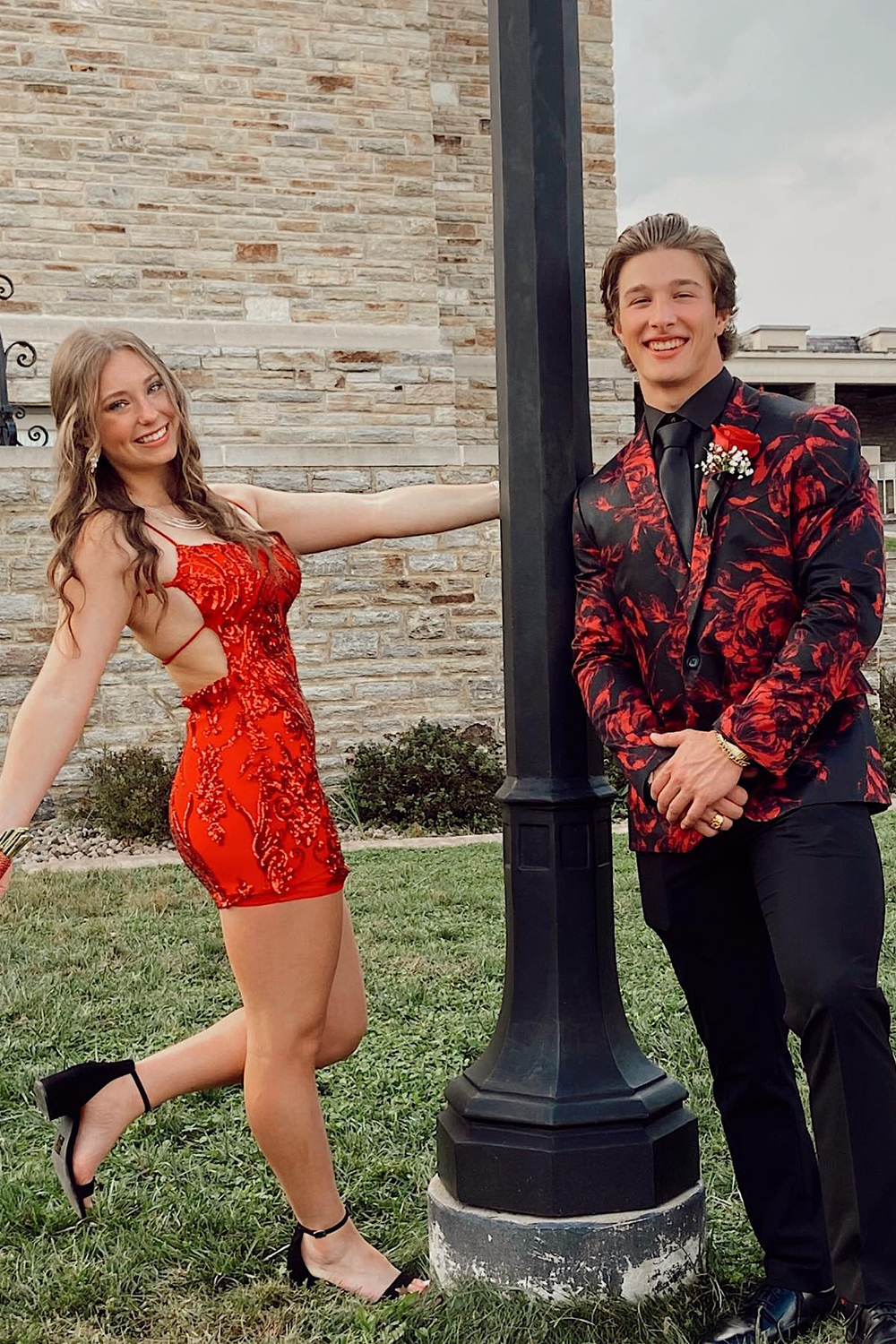 Burgundy Jacquard 2 Pieces Peak Lapel Men's Homecoming Suits