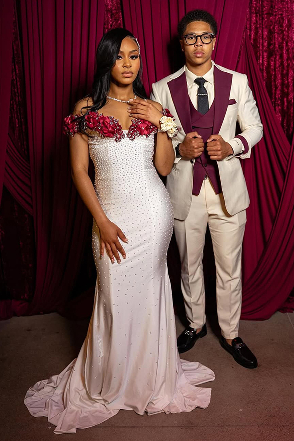 White Notched Lapel Slim Fit 3 Piece Men's Prom Homecoming Suits