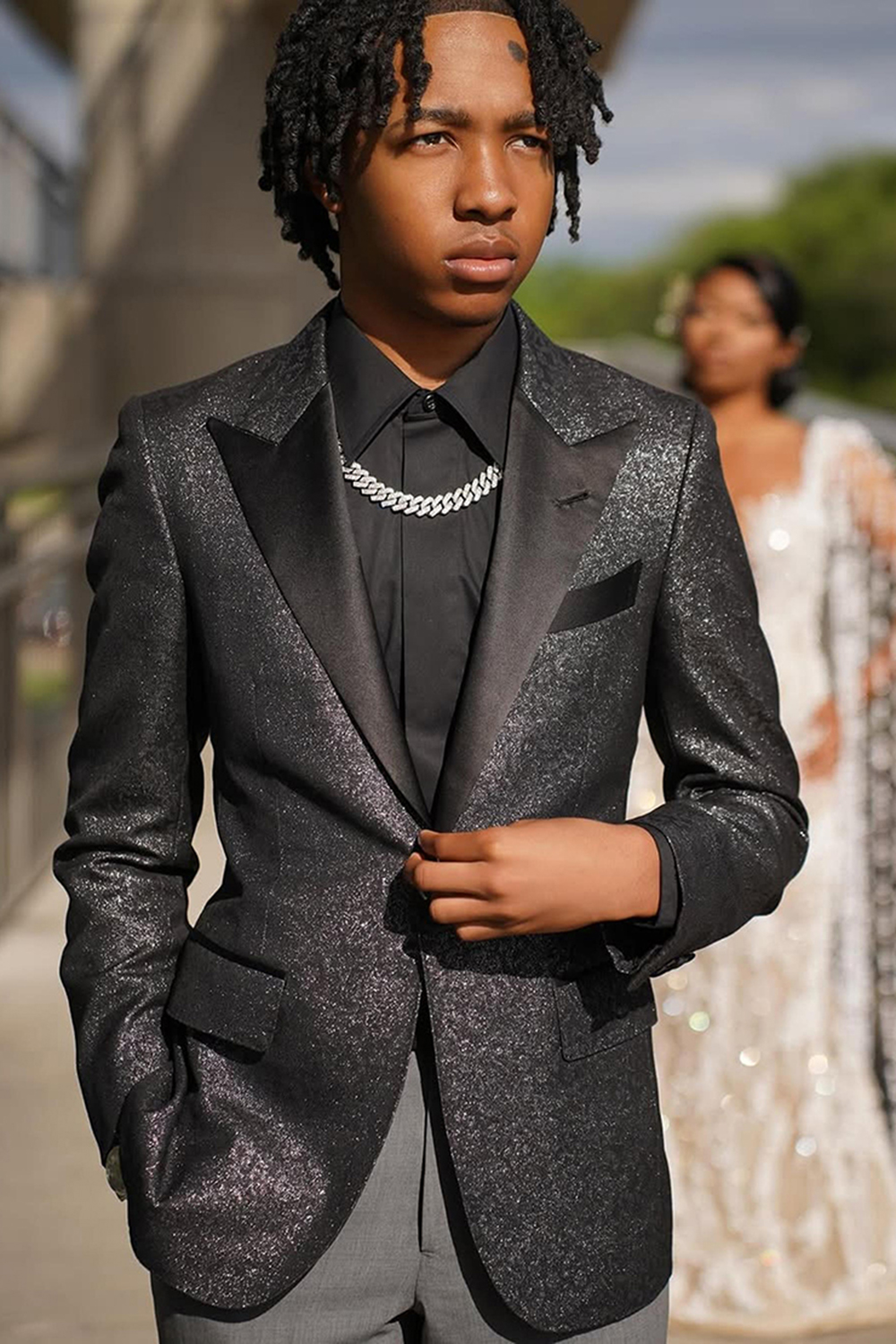 Sparkly Sequin Black Peak Lapel Slim Fit 2 Piece Men's Prom Homecoming Suits