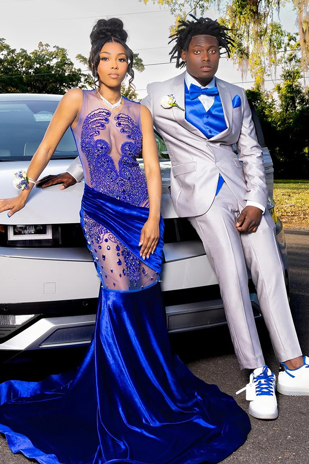 Silver Grey Peak Lapel Slim Fit 3 Piece Men's Prom Homecoming Suits