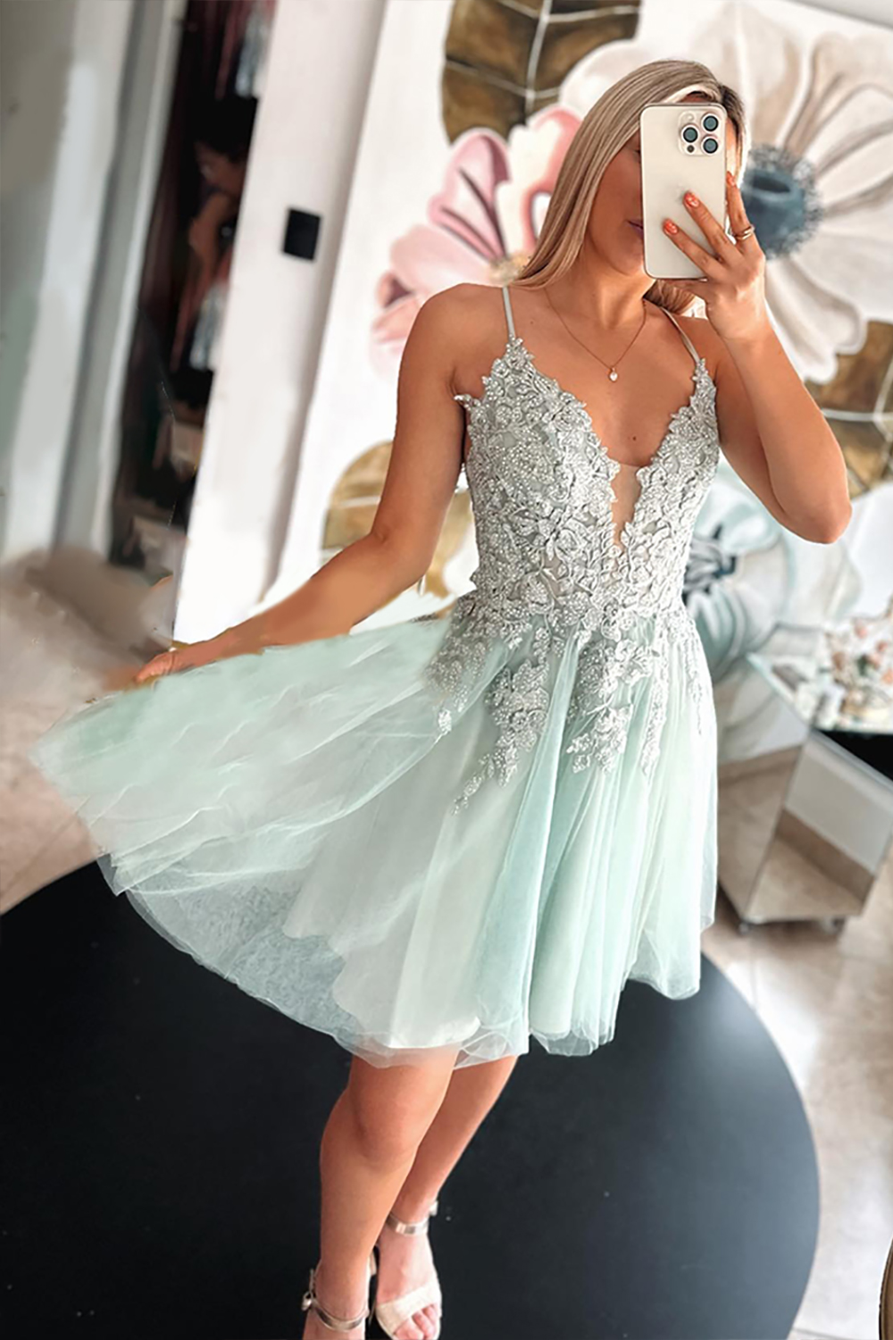 A Line Spaghetti Straps Green Short Homecoming Dress with Appliques