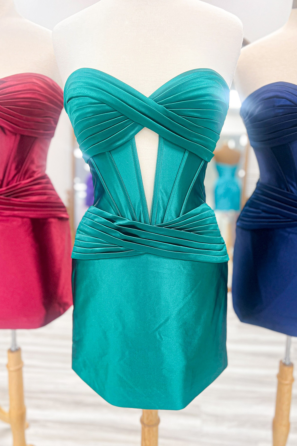 Burgundy Corset Strapless Tight Short Homecoming Dress