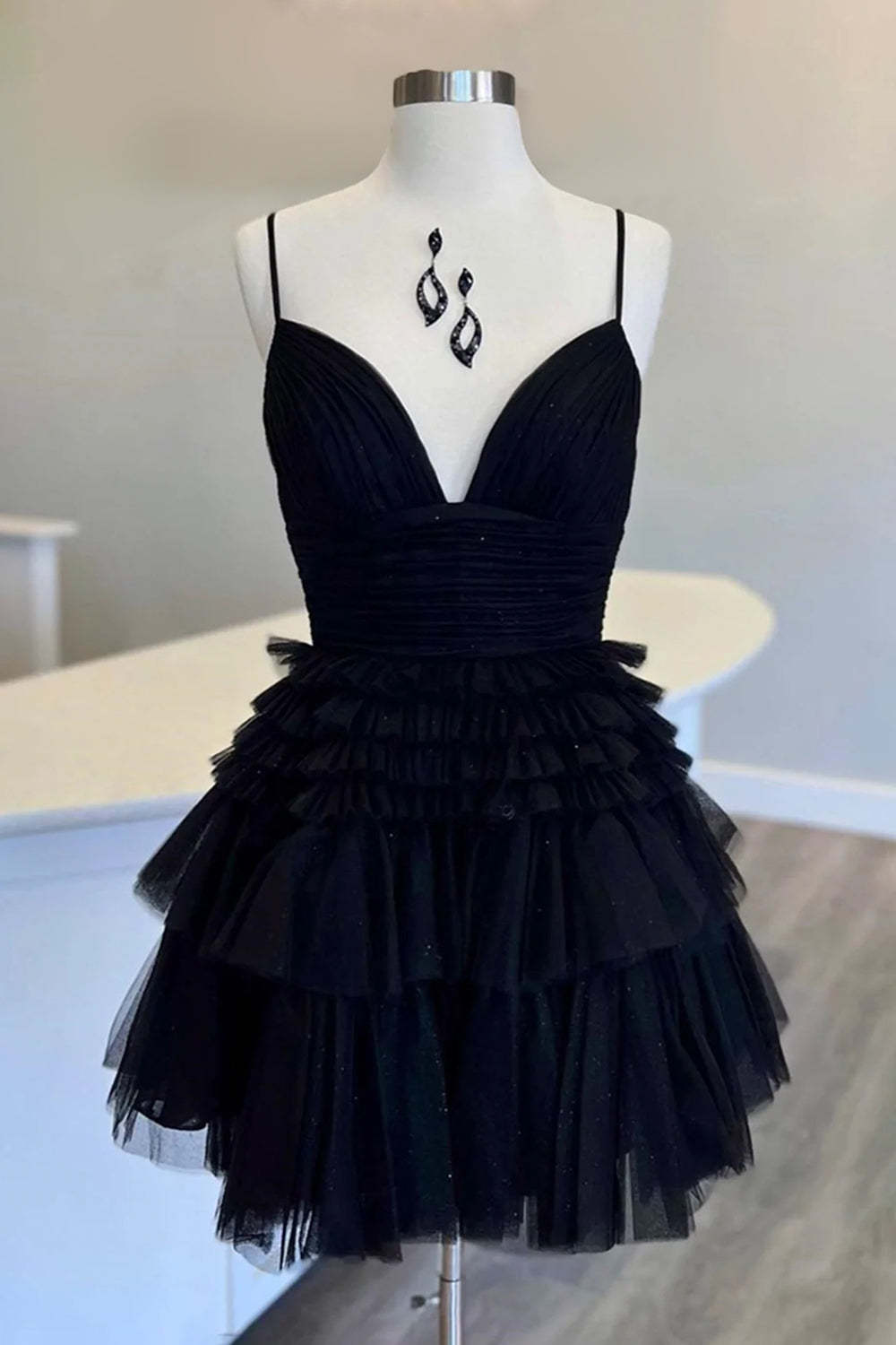 Glitter Black Tiered Spaghetti Straps Short Homecoming Dress