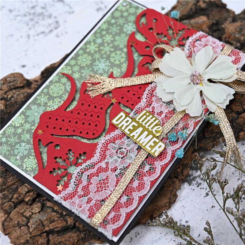 Christmas Socks & Snowflakes Wave Border Dies - Inlovearts