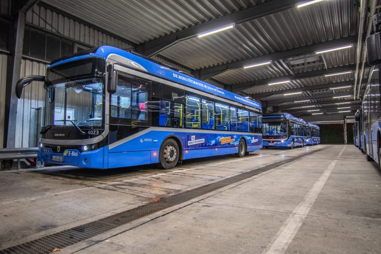 The outlook:over 10 million battery-electric buses-Dilong Charger