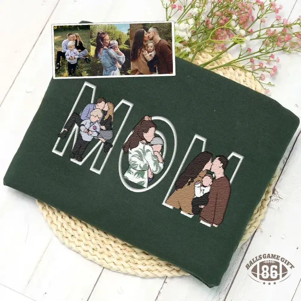 Custom Family Embroidered Sweatshirt – Personalized Mother’s Day Gift for Mom & Dad