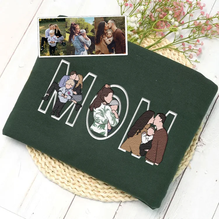 Custom Family Embroidered Sweatshirt – Personalized Mother’s Day Gift for Mom & Dad