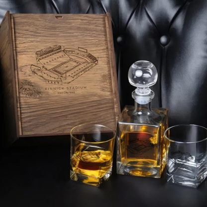 Kinnick Stadium - Iowa Hawkeyes Whiskey Set 