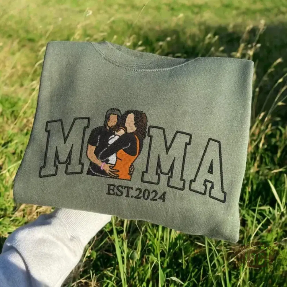 Custom Embroidered Mama Sweatshirt - Personalized Mom & Kids Portrait Photo Crewneck, Mothers Day Gift for Mom