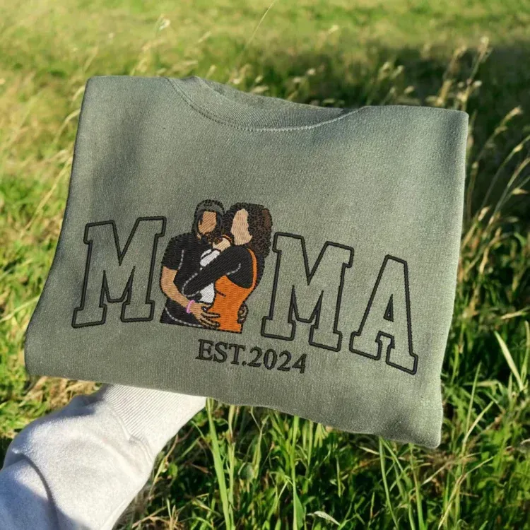 Custom Embroidered Mama Sweatshirt - Personalized Mom & Kids Portrait Photo Crewneck, Mothers Day Gift for Mom