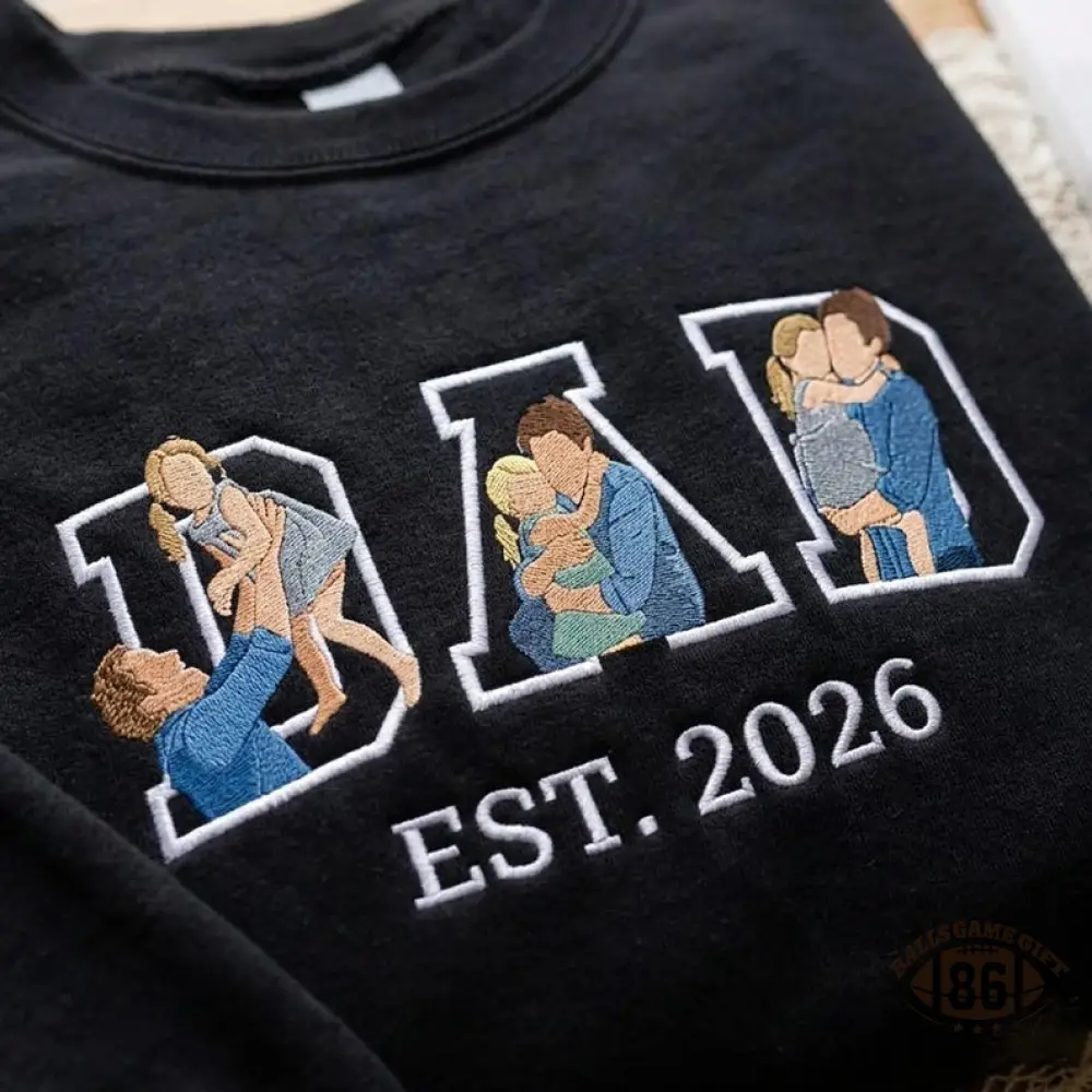 Custom Family Embroidered Sweatshirt – Personalized Mother’s Day Gift for Mom & Dad