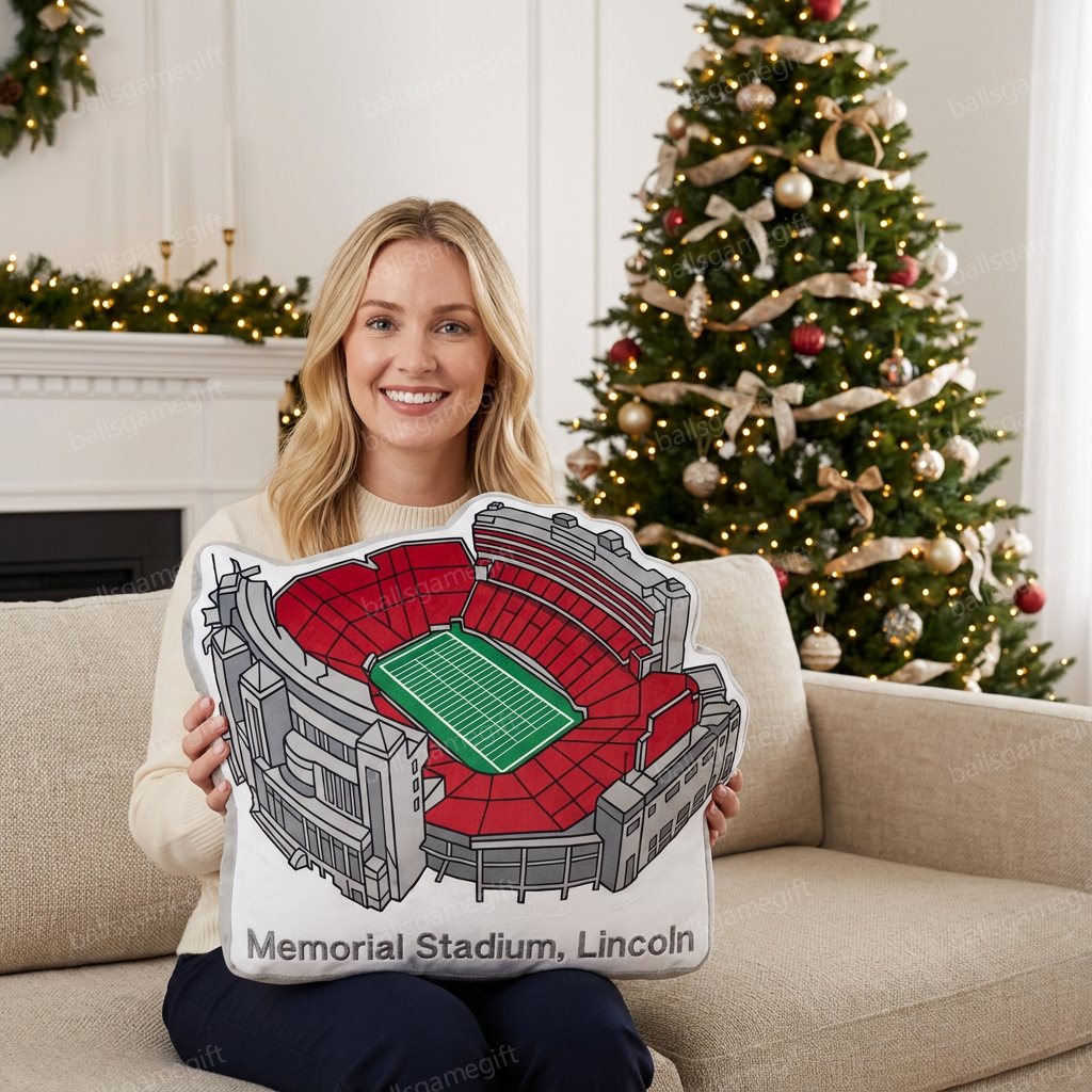 Memorial Staidum (Lincoln）Plush Pillow