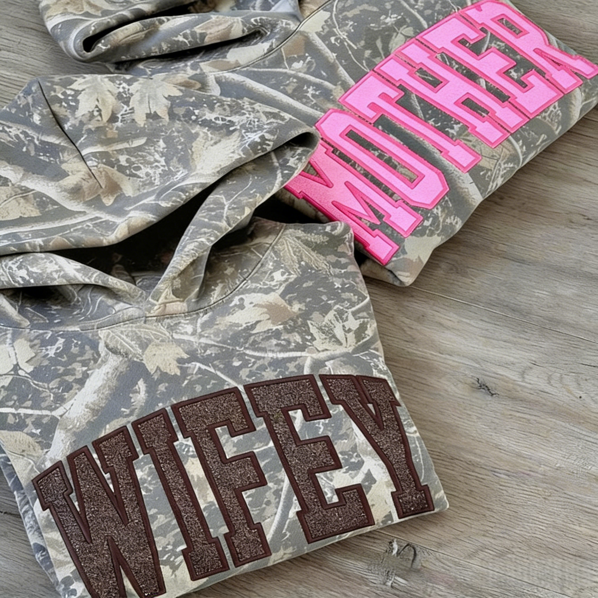 Pamaviva Personalized Camo Glitter Text Mama Shirt Custom Name Hunting Gift for Mom Mothers Day Apparel