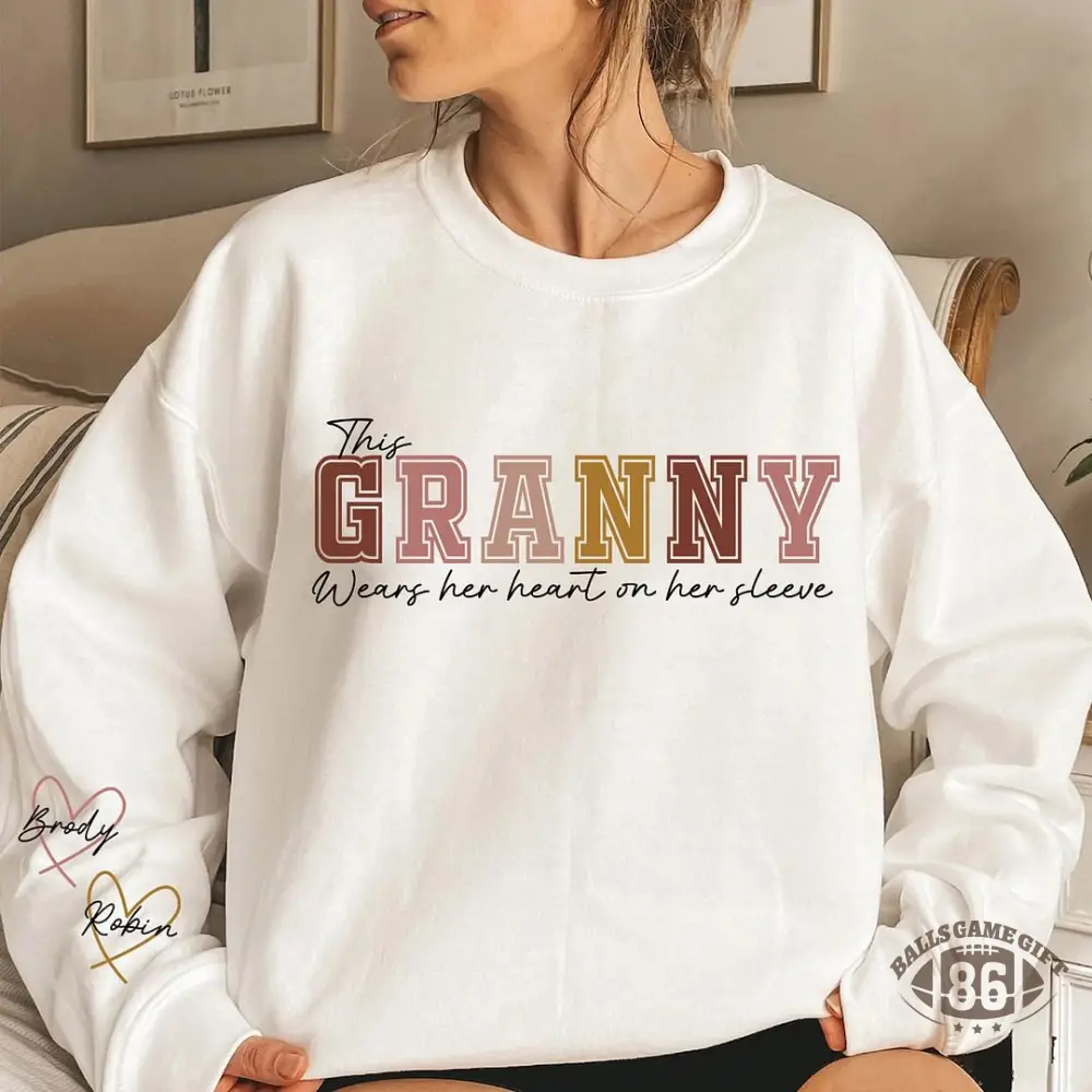 Custom Mama Embroidered Sweatshirt with Names on Sleeve Personalized Mother's Day Gift for Mom