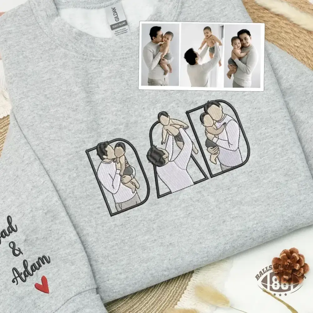 Custom Family Embroidered Sweatshirt – Personalized Mother’s Day Gift for Mom & Dad