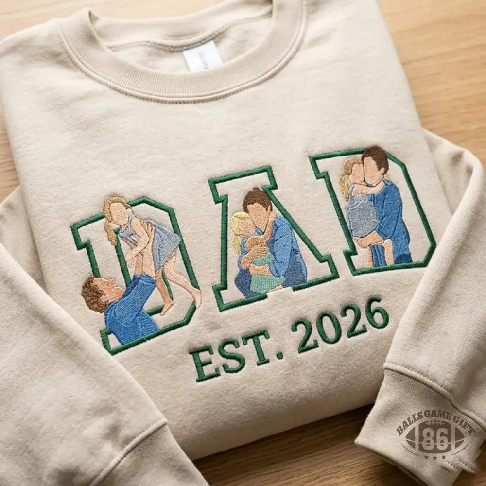 Custom Family Embroidered Sweatshirt – Personalized Mother’s Day Gift for Mom & Dad