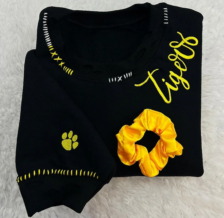 Classic Chain - Custom Vintage Inspired Sweatshirt