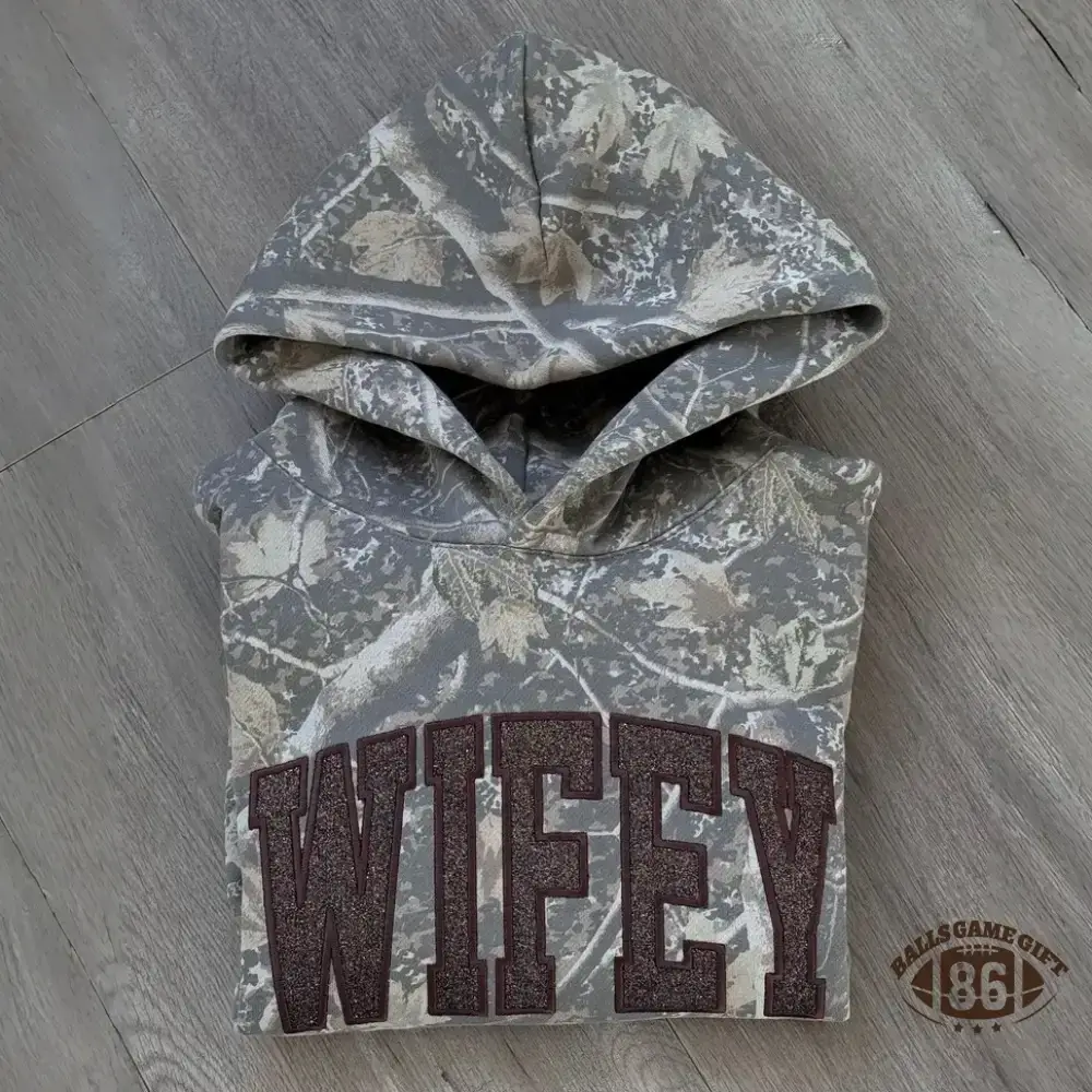 Pamaviva Personalized Camo Glitter Text Mama Shirt Custom Name Hunting Gift for Mom Mothers Day Apparel