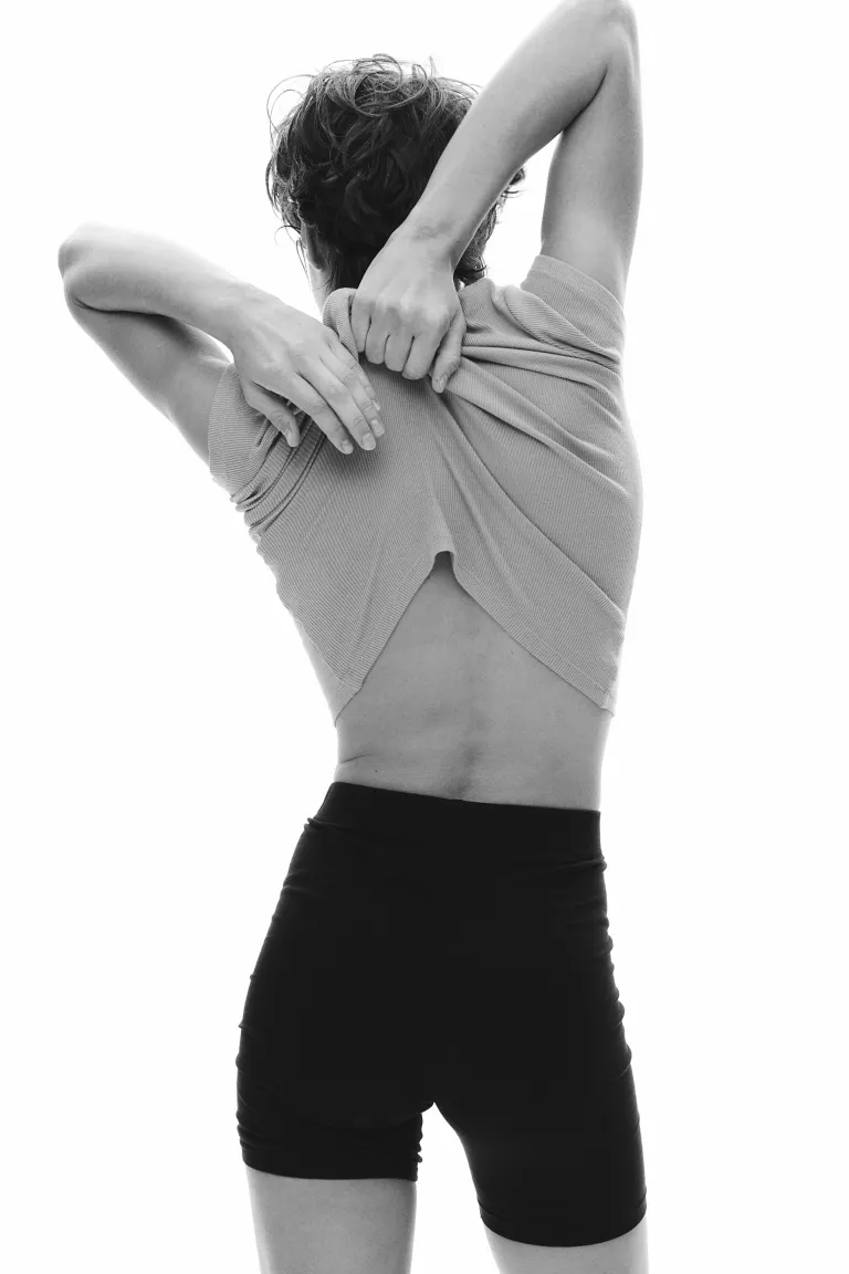 Women's  Crew neck, simple, fitted short sleeves