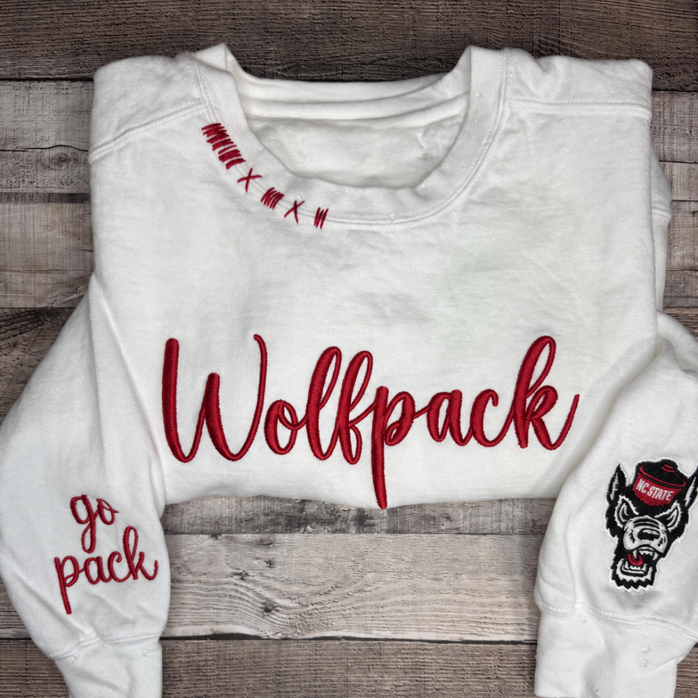 VINTAGE 3D Embroidery Unisex Custom Crew Custom Embroidered Hand Distressed Crew Neck Sweatshirt Graduation Gift College School Listing