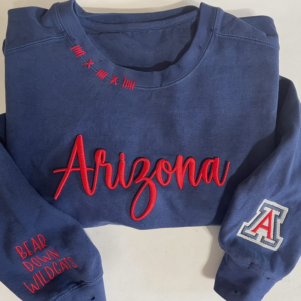 VINTAGE 3D Embroidery Unisex Custom Crew Custom Embroidered Hand Distressed Crew Neck Sweatshirt Graduation Gift College School Listing