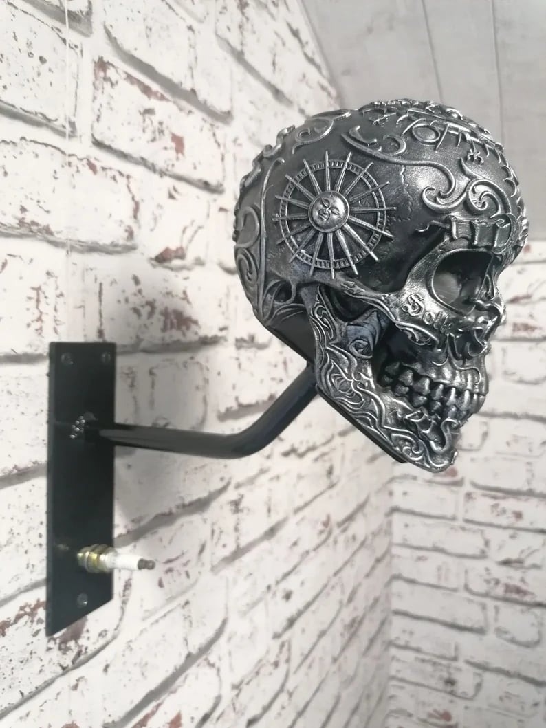 🏴‍☠️Motorcycle Helmet and Jacket Skull Holder