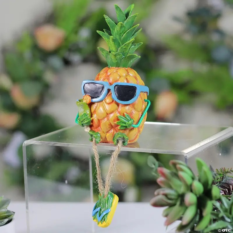 🍍Resin pineapple couple sculpture