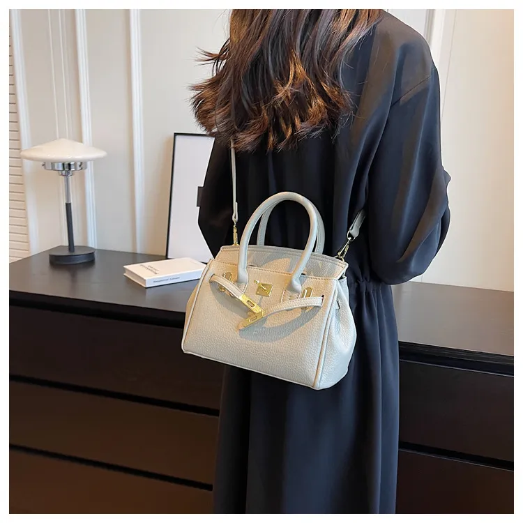 🔥50% off for a limited time🔥👜Fashion women's shoulder bag👜