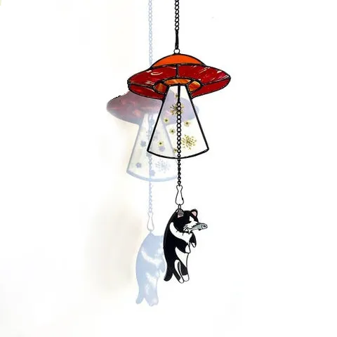 🌌UFO Takes Away Kitten Suncatcher🐈