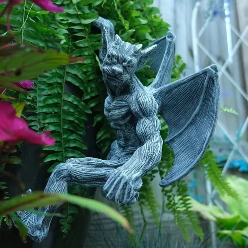 (🔥HOT SALE 49% OFF) - Dragon Winged Gargoyle Fence Hanger