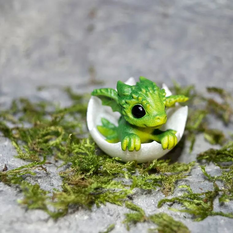 🐲Newborn Dragon In Egg
