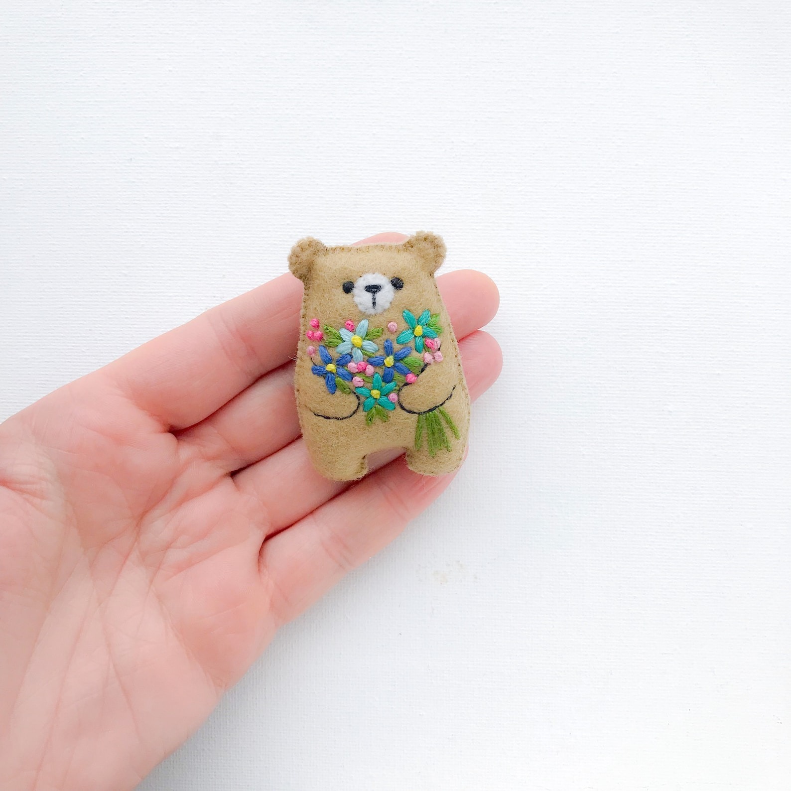 🐻Little Pocket Hug Flowers Bouquet Bear