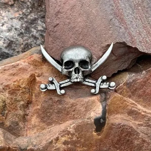 💀Handmade Vintage Gothic Skull Brooch🔥