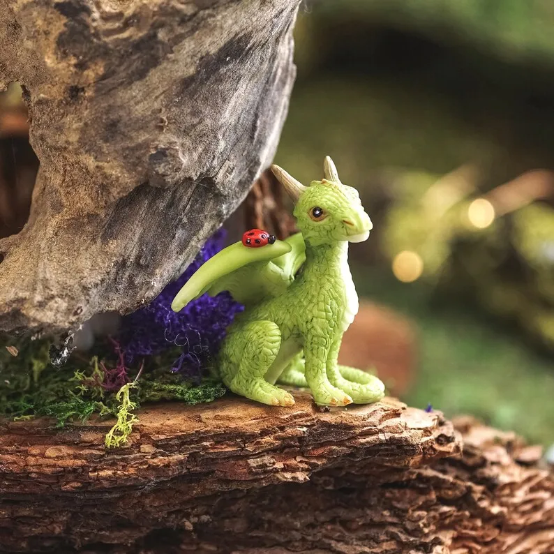 🔥🔥2025 Mother's Day Gift 50% Off--Miniature Green Dragon Reading on Giant Book Figurine