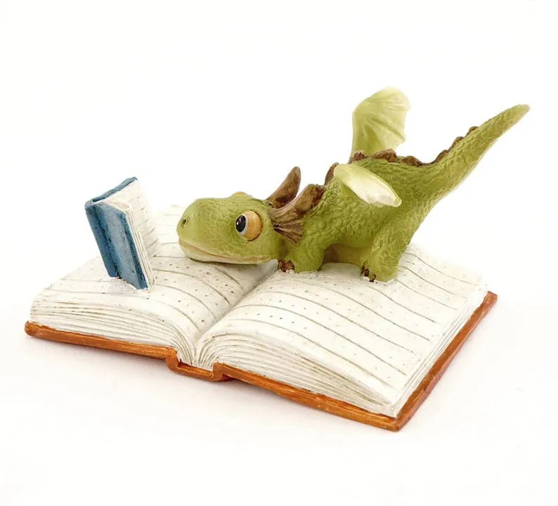 🔥🔥2025 Mother's Day Gift 50% Off--Miniature Green Dragon Reading on Giant Book Figurine