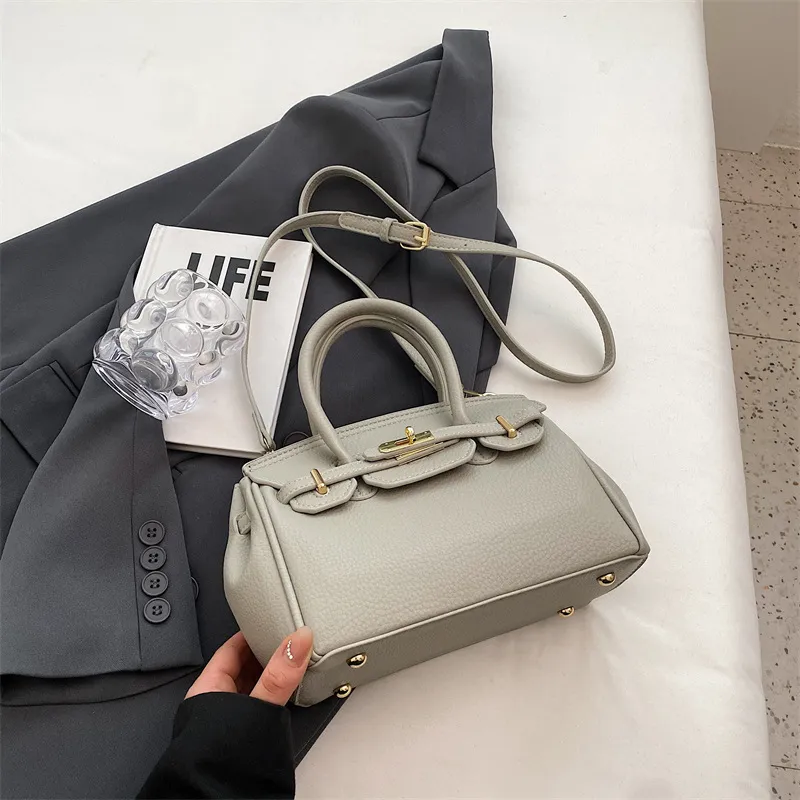 🔥50% off for a limited time🔥👜Fashion women's shoulder bag👜