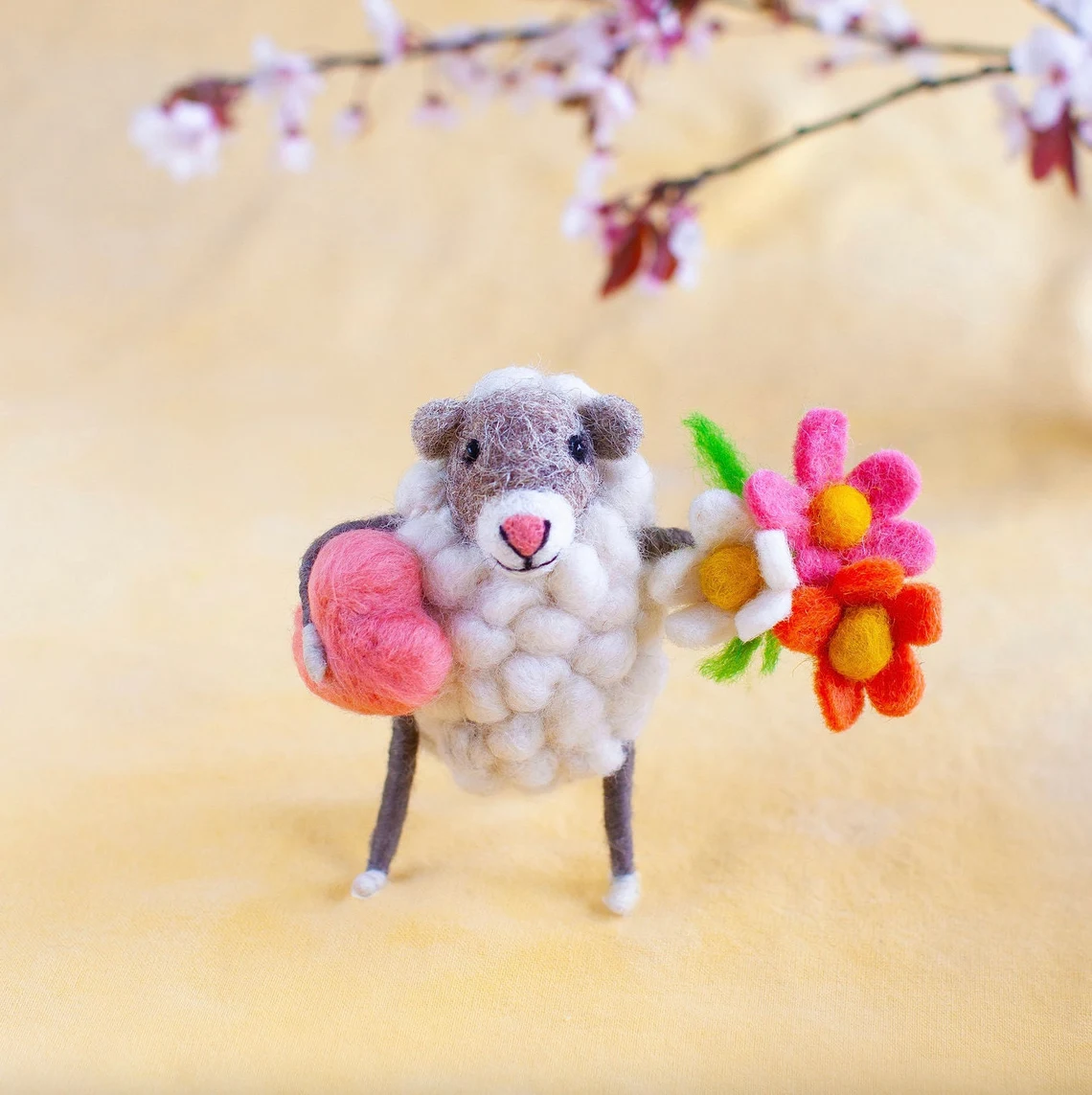 💖Heart And Flowers Sheep