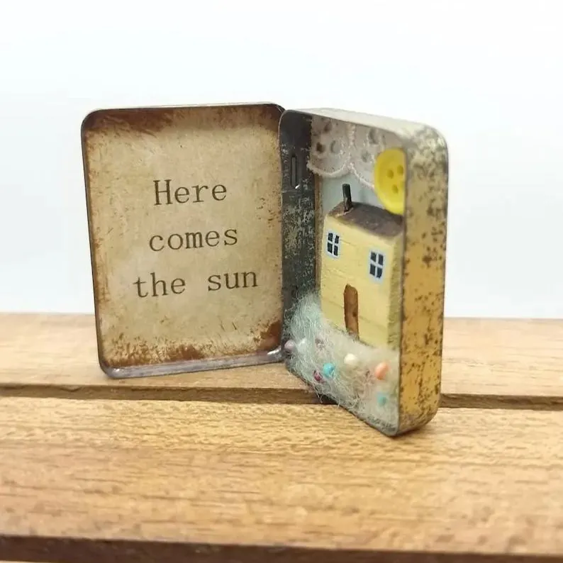🏠Miniature Wooden House Scene In A Vintage Tin