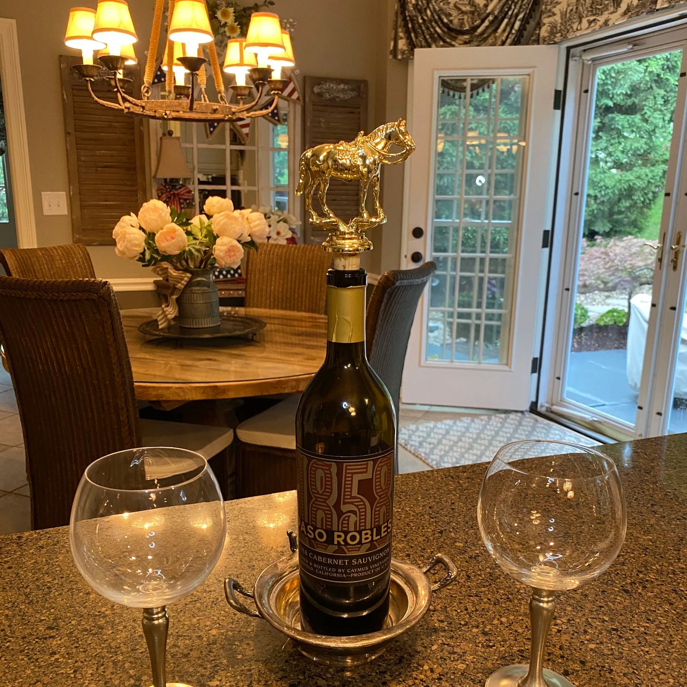 Equestrian Wine Topper: A Stylish Accessory for Horse Lovers