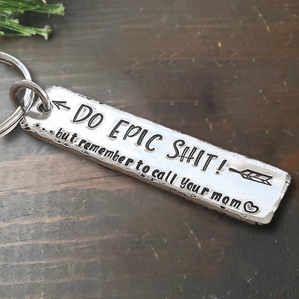 🔑Interesting Typography Satirizes And Encourages Keychains🎁