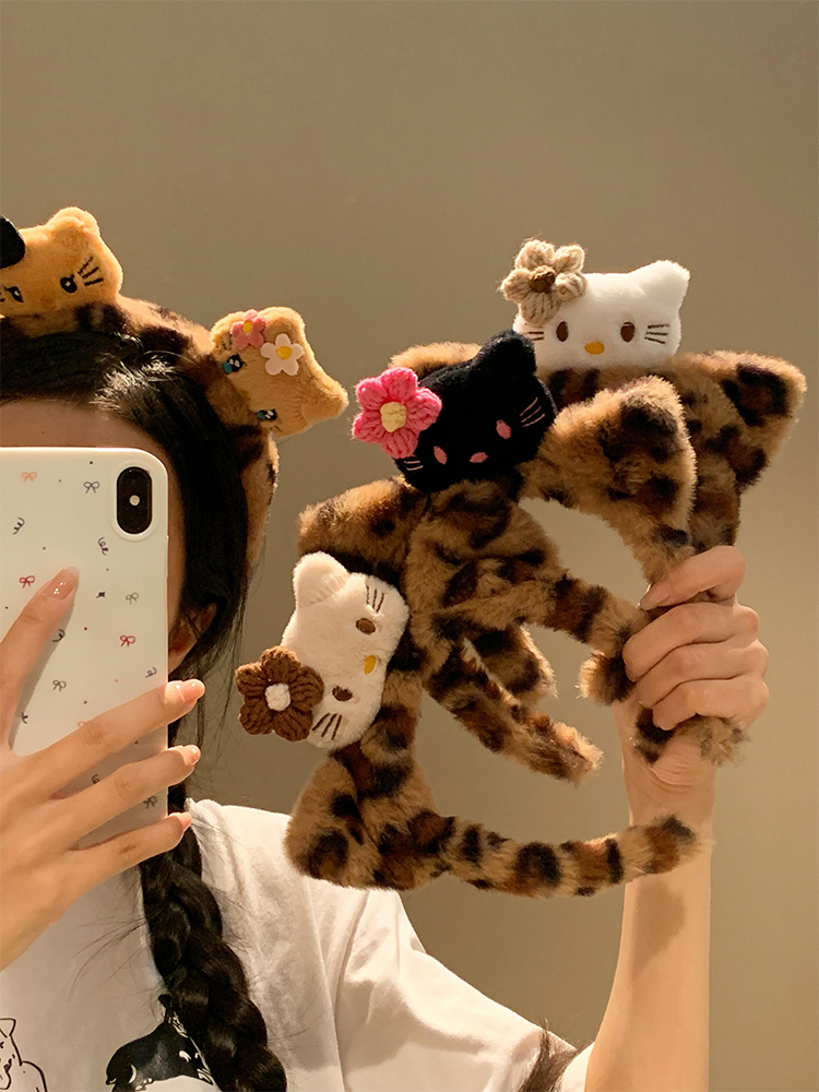 Cute Tan Hello Kitty Leopard Print Plush Headband – Skincare & Makeup Cartoon Hair Accessory