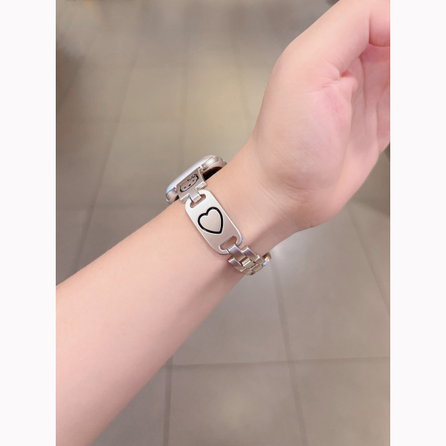 HK Slim Metal Band for Apple Watch - Delicate Kitty Charm, Compatible with All Series (38-49mm) 04250409