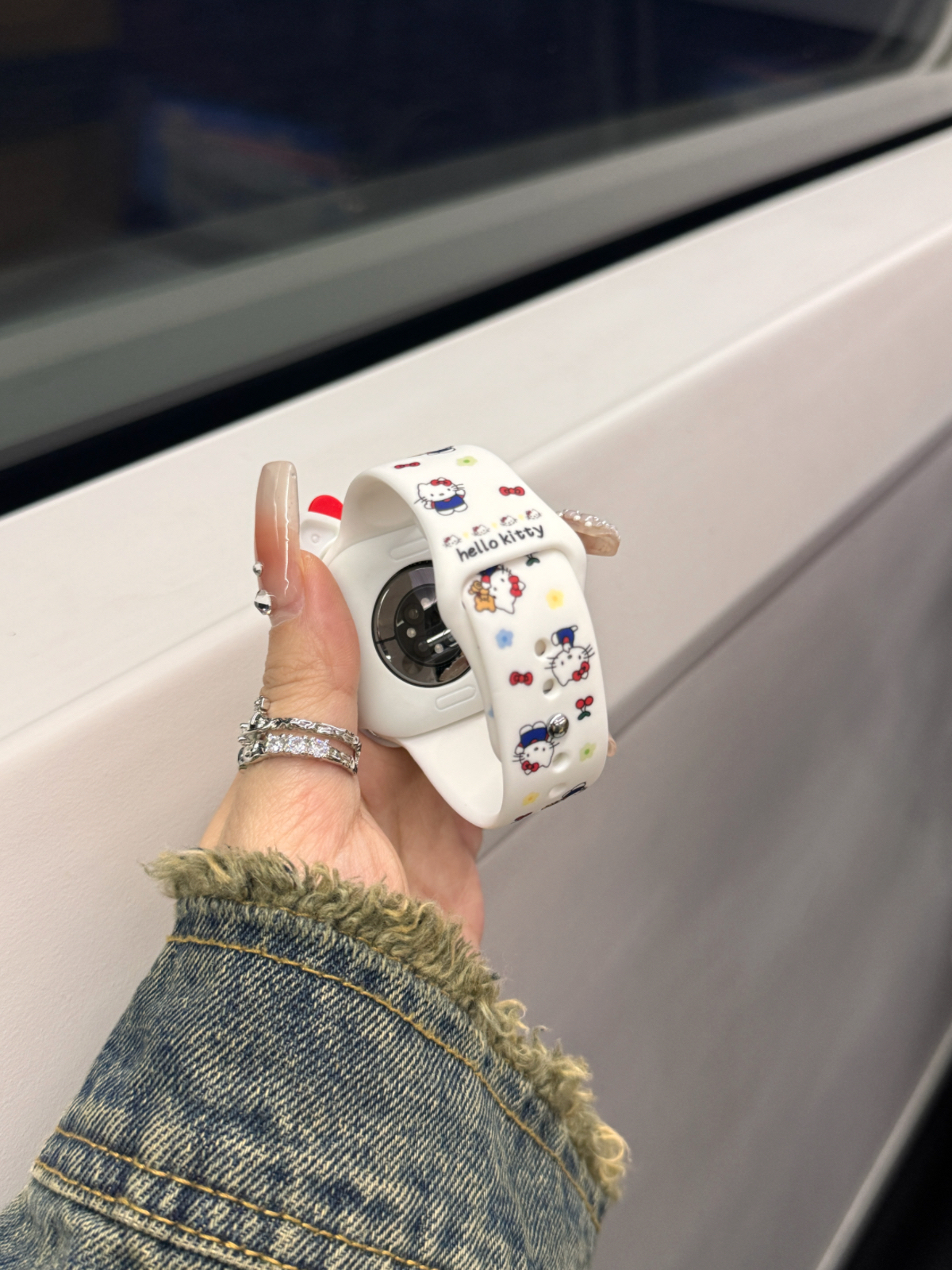 Hello Kitty Apple Watch Band - Cute and Comfortable