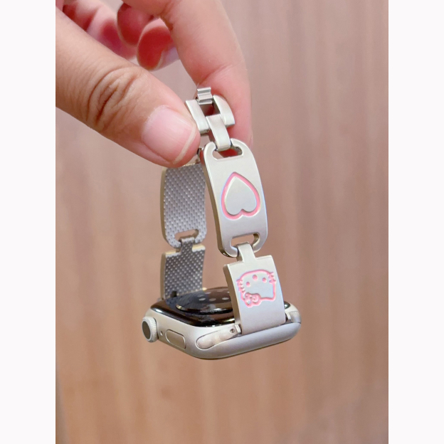 HK Slim Metal Band for Apple Watch - Delicate Kitty Charm, Compatible with All Series (38-49mm) 04250409