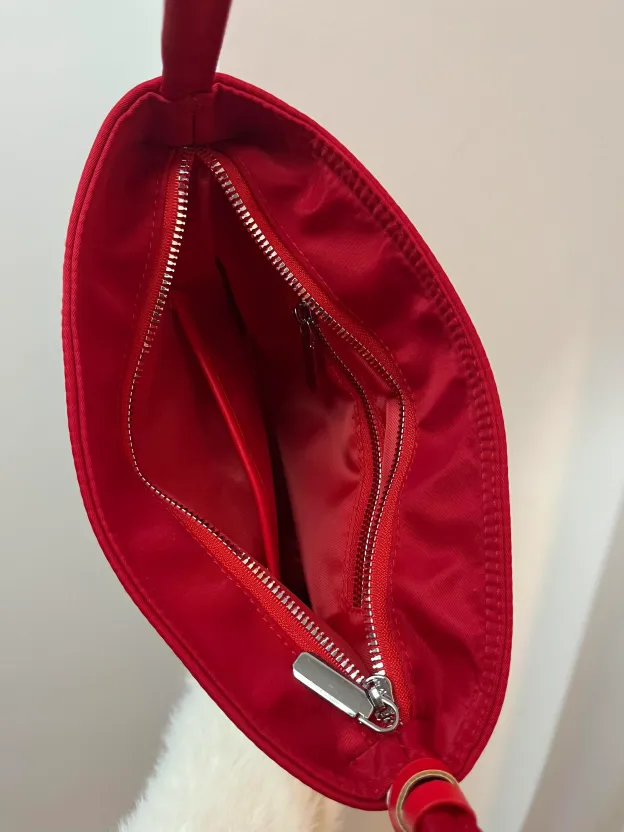 HK Red Embroidered Bucket Bag - Perfect for Commuting BB2249