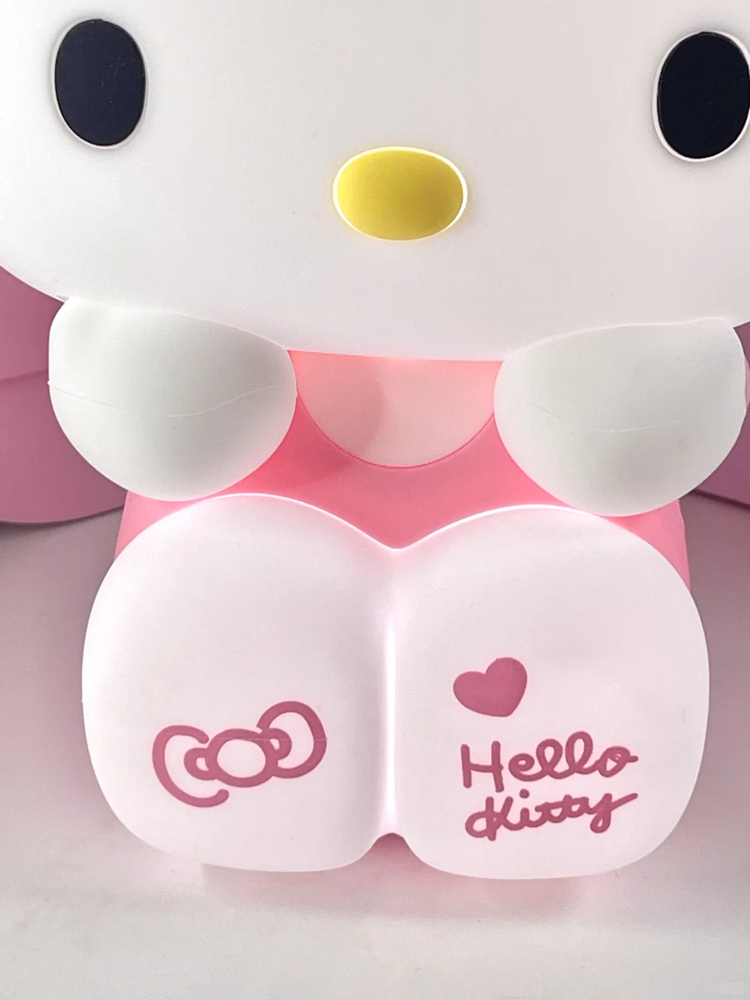 Cute Eye-Caring Hello Kitty Pat Lamp