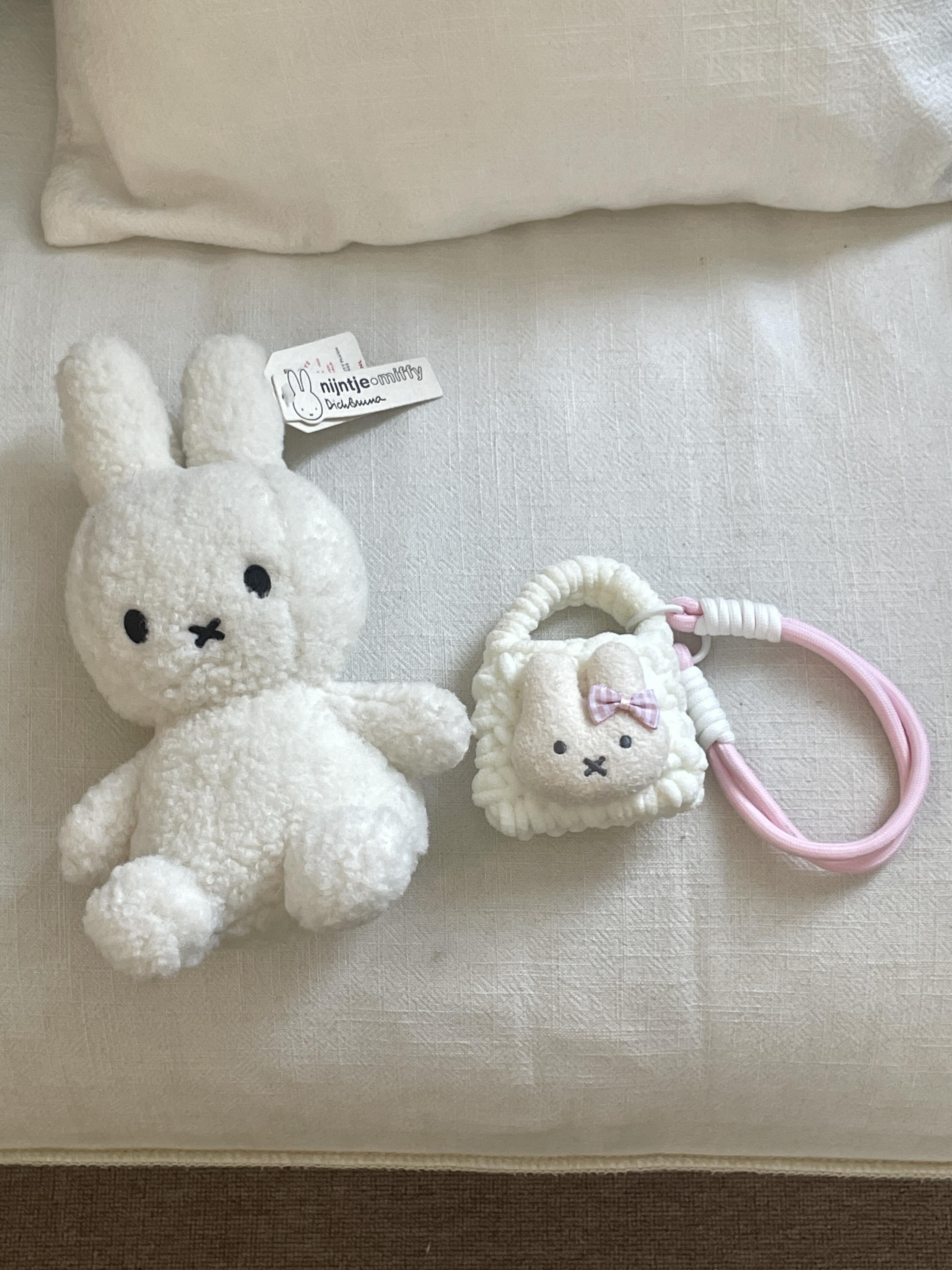 MF Bunny Plush Earphone Case Cute Furry Mini Pouch Bag With Wrist