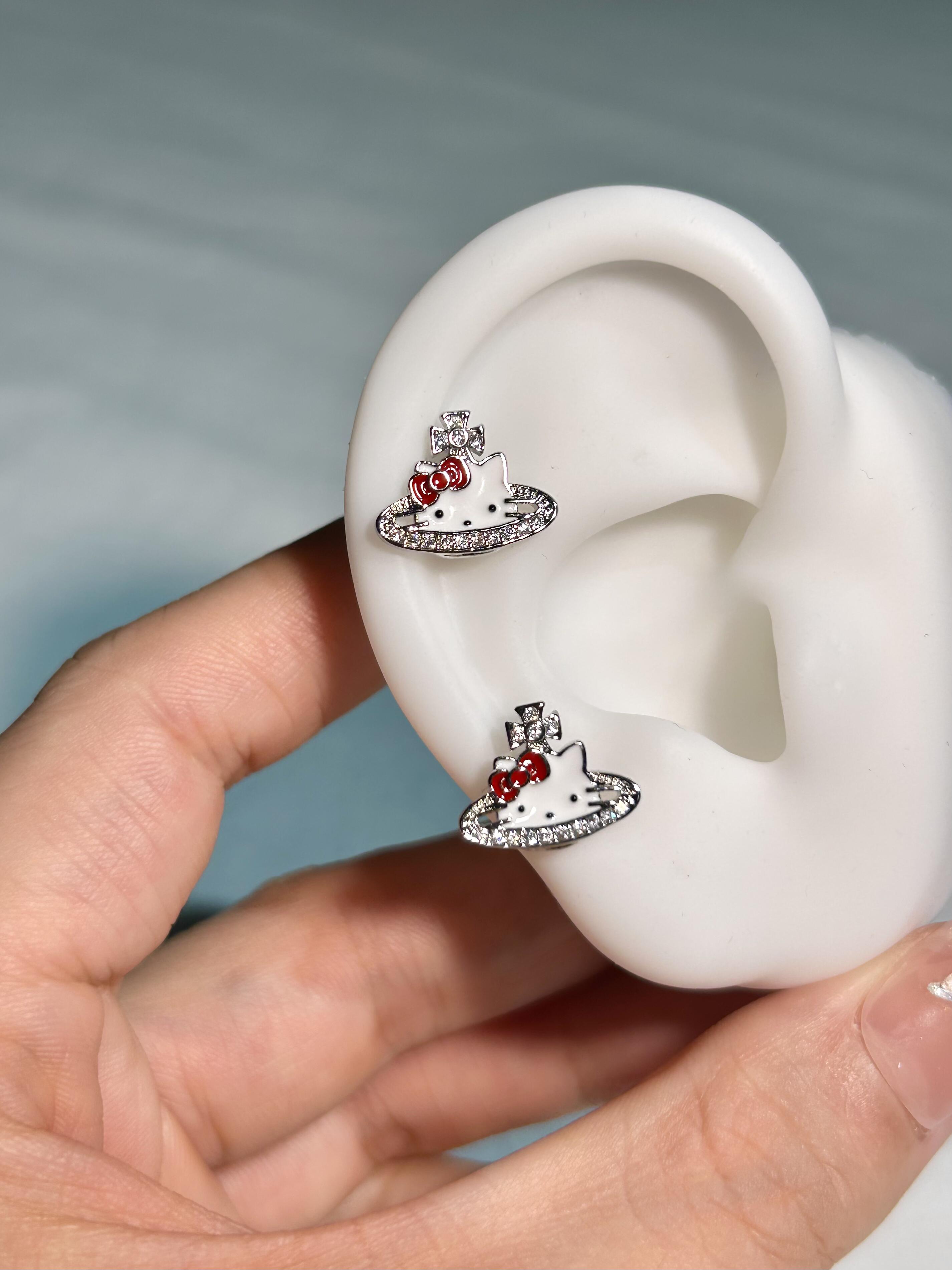 Cute HK Diamond Saturn Ear Studs | Kawaii Ear Jewelry
