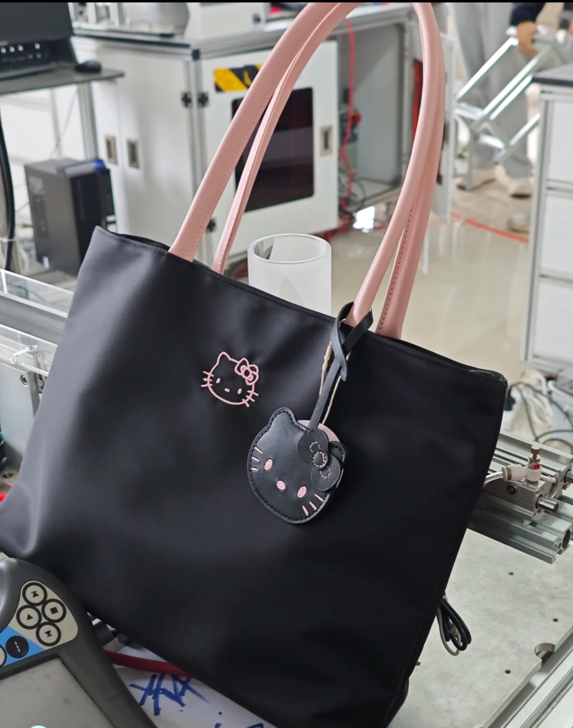 HK Embroidered Bucket Bag - Perfect for Commuting BB0189