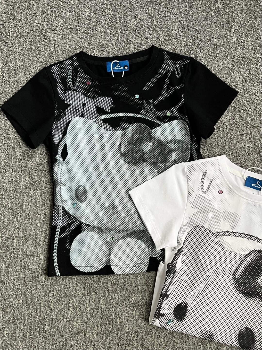 HK Y2K Black Vintage Tee - Oversized Retro Graphic T-Shirt for Women 01250619